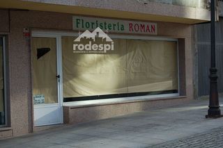Lloguer Local Comercial a Ponteareas. Pequeño local de 47 mts2 para cualquier actividad.