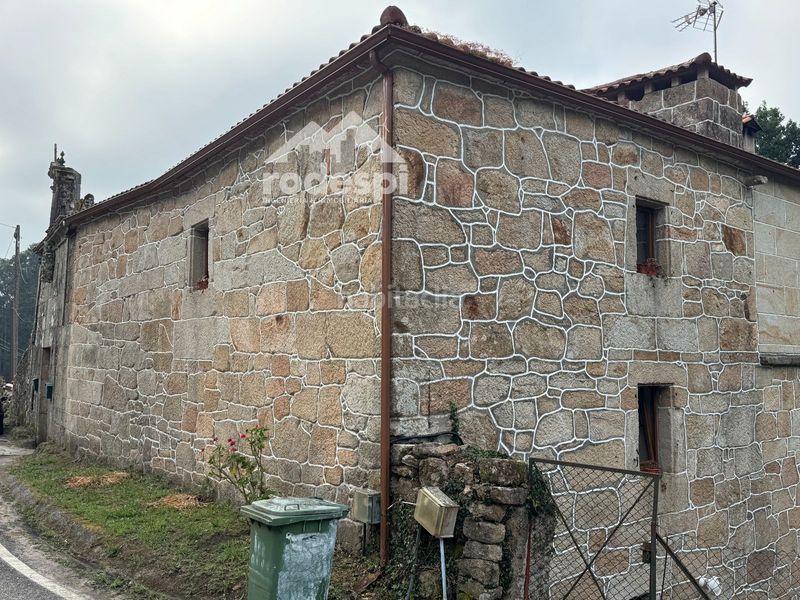 Foto 25dd19e0-6f1a-4817-a10a-dd5733eedd69. Casa adossada amb calefacció aparcament a Arbo
