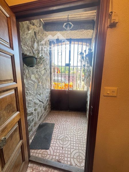 Foto e0316bf8-1865-4156-a295-06943265a522. Casa amb calefacció aparcament piscina a Ponteareas