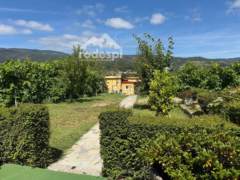 Foto d0163540-ab94-48c1-95b3-dc86c4303b2a. Xalet a Arbo