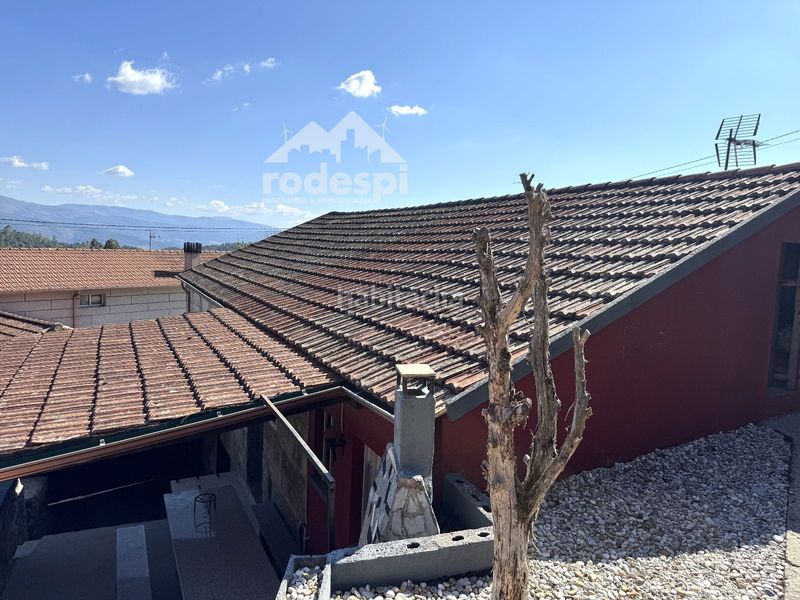 Foto 6e3a2856-b311-43c6-ba3d-1592947b9078. House with parking in Cañiza (A)