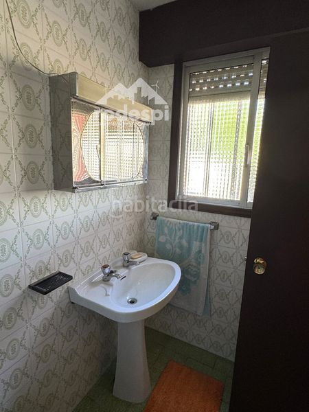 Foto ba38126a-39e3-4e6c-9379-9d1f6e52bf9d. House with parking in Cañiza (A)