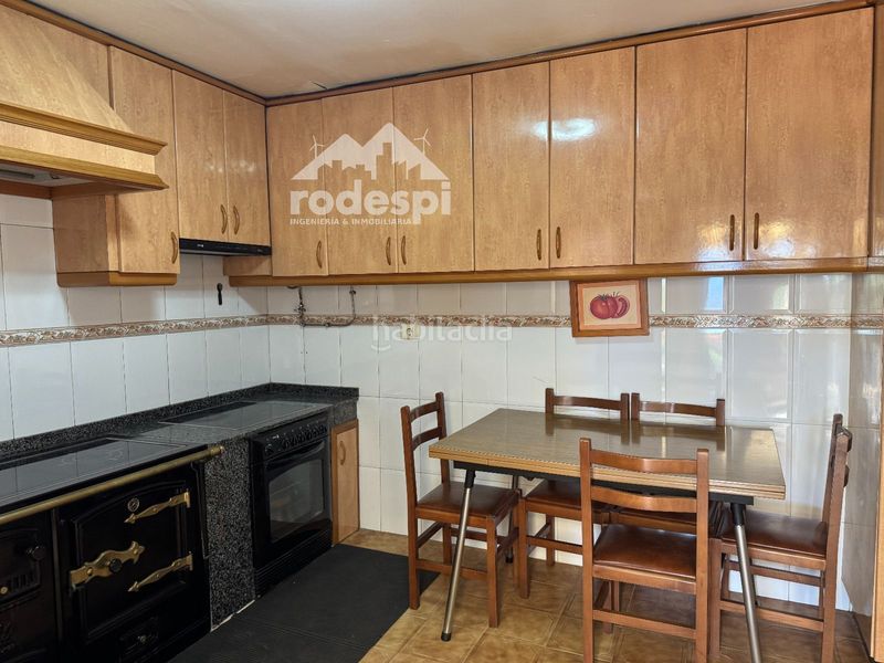 Foto ec238967-ffcb-40e1-97e8-be00efdf3db8. House with parking in Cañiza (A)