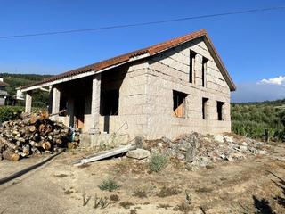 Casa a Leiro. Casa en construcción en leiro