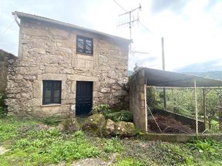 Maison à Crecente. Típica casa de pueblo en crecente