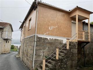 Casa adossada a Castrelo de Miño