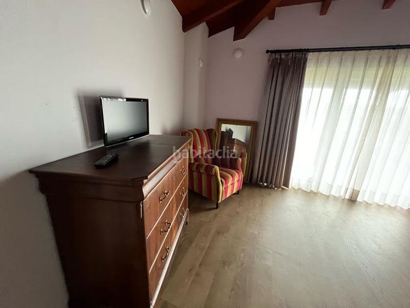 Foto 51f4fdda-1cd5-4534-a9a0-42fba7f9c4d3. Casa adossada a Beade