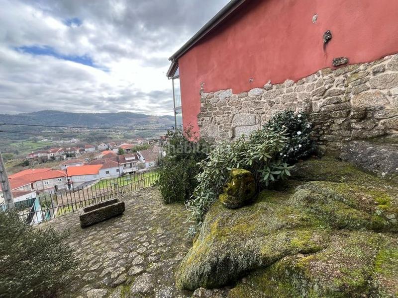 Foto 61ec5b97-e370-450b-8a74-5c6cf64884c6. Casa adossada a Beade