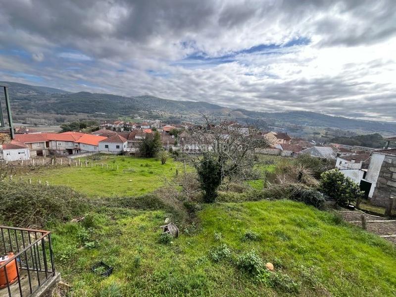 Foto ab7d795a-4355-44dc-bd19-ed63ae742c53. Casa adossada a Beade