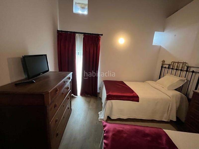 Foto dfb5dca9-2fa7-40fa-83ef-9ddabafc3c7b. Casa adossada a Beade