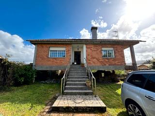 Maison à Ponteareas. Casa independiente en venta en ponteareas