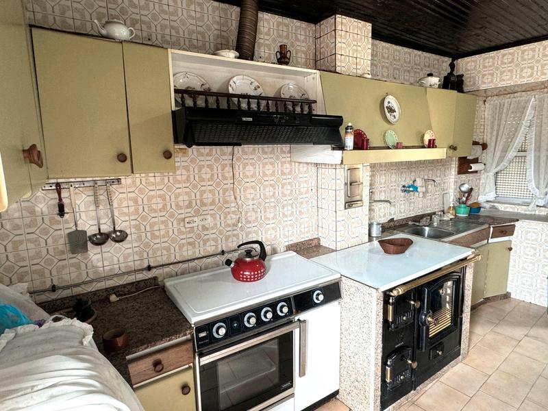 Foto f517747d-da63-4b40-941d-17e89f1a4860. Casa amb calefacció a Covelo (O)