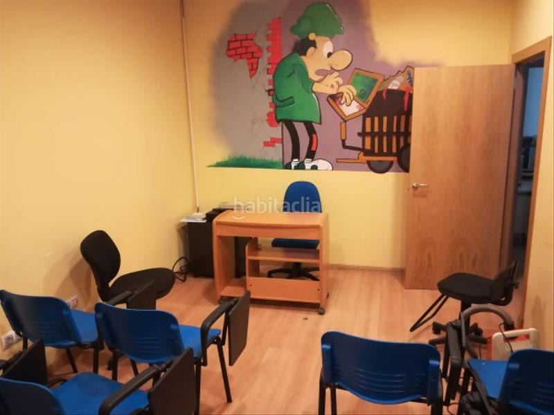 Foto 8e3bb577-1568-4fe7-88b7-a3bd4adb737e. Location local commercial dans Ponteareas