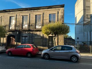 Maison à Rúa progreso 44. Casa de piedra céntrica a la venta en cañiza