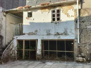 Casa a Cortegada. Casa a la venta en el centro de cortegada