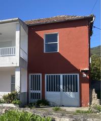 Casa adossada a Arbo. Encantadora casa adosada para reformar en arbo