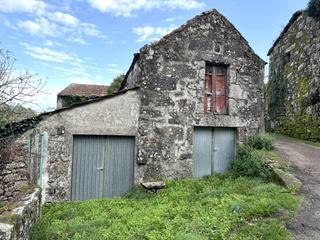 Maison jumelée à Crecente. Casa para reformar en un entorno natural
