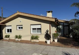 Casa a Arbo. Casa de planta baja a la venta en arbo