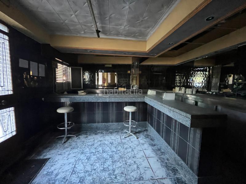 Foto 7aba82e3-0edd-45e4-a1b8-7536a35ae793. Casa adossada a Leiro