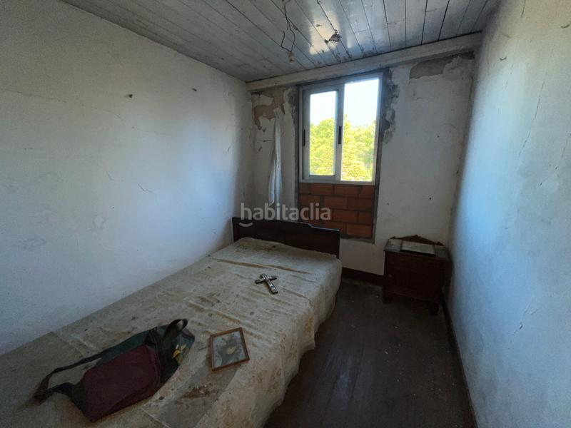 Foto 8681f1a9-0e05-43f3-8440-d04109eb089a. Casa adossada a Leiro