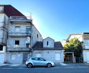 Casa adossada a Leiro. Viviendas a la venta en leiro