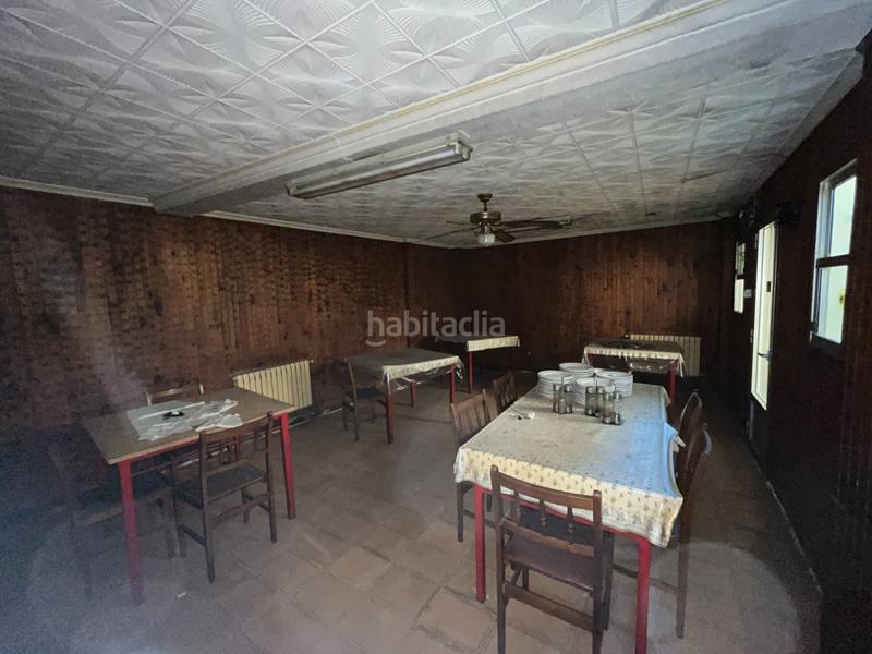 Foto a339aa8b-9575-4f2b-95a1-0eeea0fbee3f. Casa adossada a Leiro