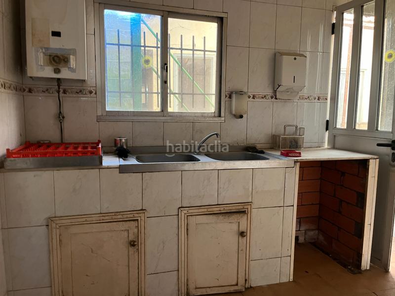 Foto a9813eed-4a65-43eb-80c0-353427464f23. Casa adossada a Leiro