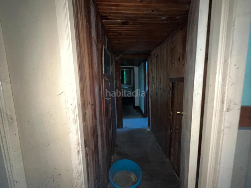 Foto b77185ed-707a-423e-b92e-95e5134fbe5c. Casa adossada a Leiro