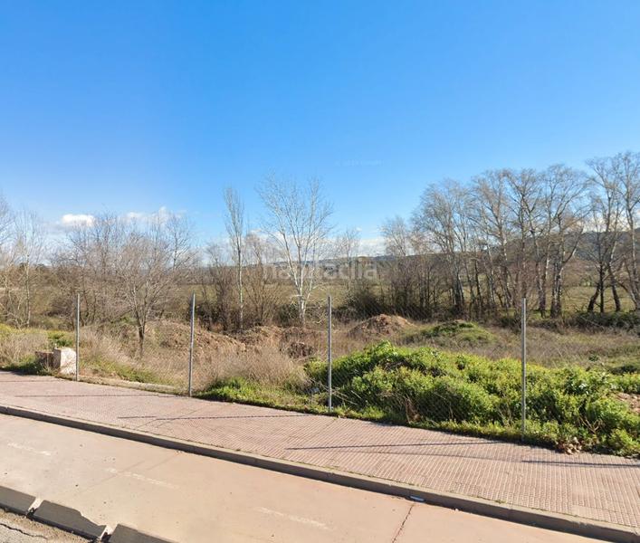 Foto d598bfcf-e078-4ad2-b23f-133d445ae642. Terreno residenziale in Val Alcalá de Henares