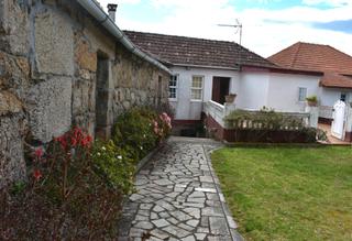 Maison à Crecente. Conjunto de dos viviendas a la venta en crecente