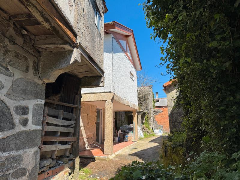 Foto 227f132e-b81b-4a63-ac84-2441a6f08161. Casa adossada a Melón