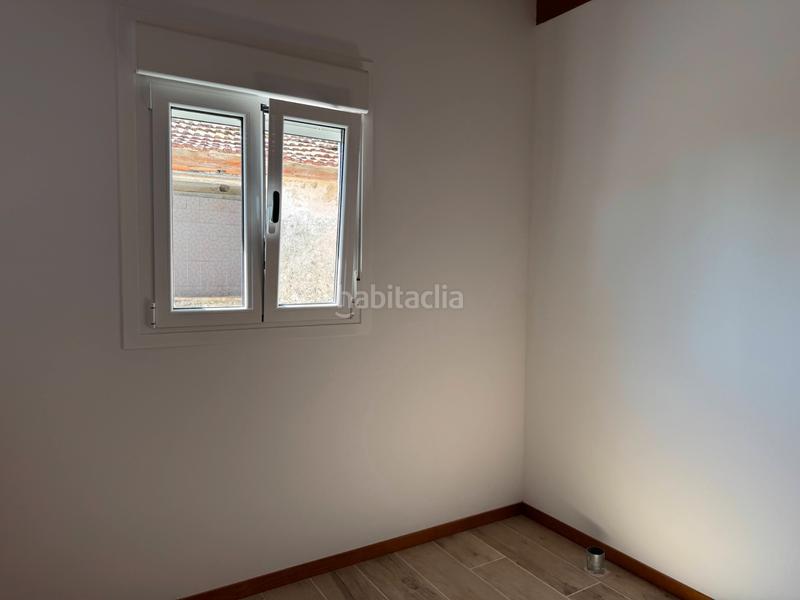 Foto 8950c45e-88c5-4700-9865-c05c745a6dd2. Casa adossada a Melón