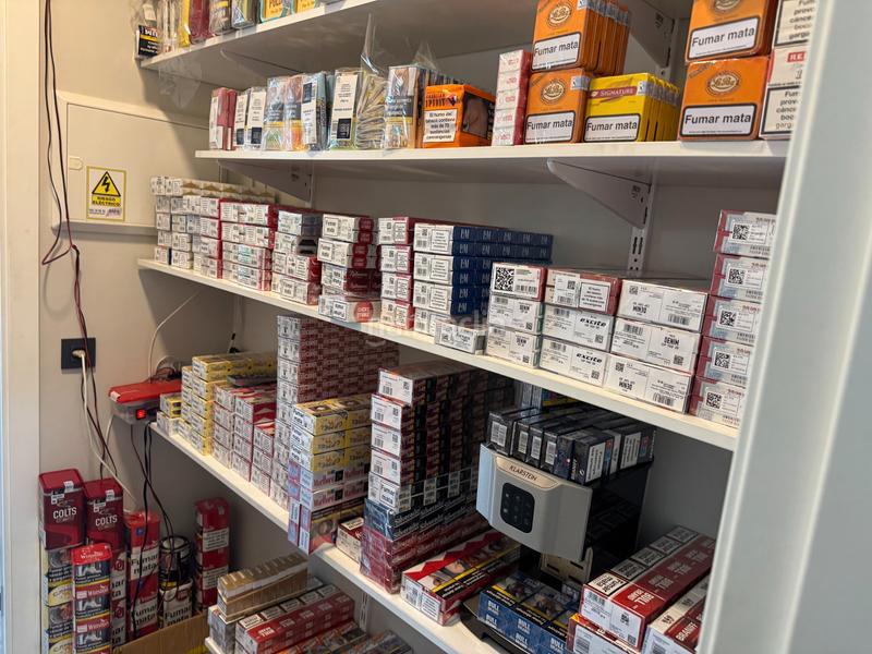 Foto 18a1d920-1c07-4a11-b98f-7816fc2ca474. Locale commerciale con riscaldamento in Arbo
