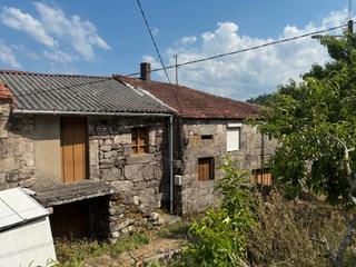 Maison à Crecente. Conjunto de 2 casas a la venta en crecente