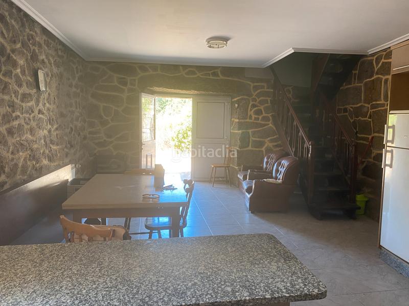 Foto 41c75892-f652-48d0-b64f-f62667d1c290. Casa pareada casa habitable a la venta en valongo en Cortegada