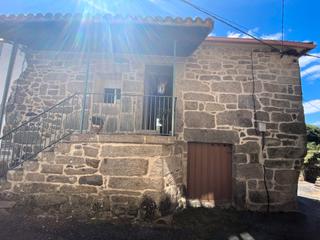 Casa aparellada a Cortegada. Casa habitable a la venta en valongo