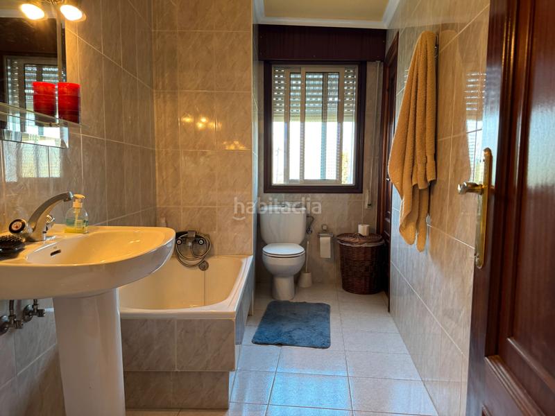 Foto 862fa3f2-d253-4b90-a8e1-4aacae348a78. Casa pareada casa habitable a la venta en arnoia en Arnoia (A)