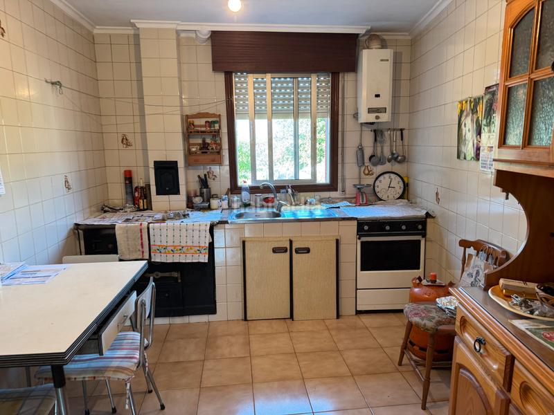 Foto aef4e339-7774-46b2-8f1e-6c2d03d70ab2. Casa pareada casa habitable a la venta en arnoia en Arnoia (A)
