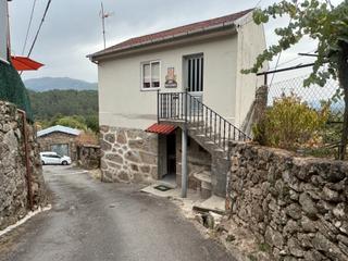Haus in Padrenda. En venta casa de pueblo en padrenda