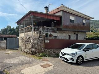 Casa a Arbo. Casa a la venta en arbo