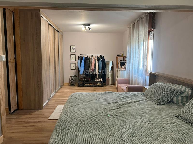 Foto 28fe13ff-e26b-4cb9-a487-80c295c21455. Alquiler casa en alquiler casa en Avión