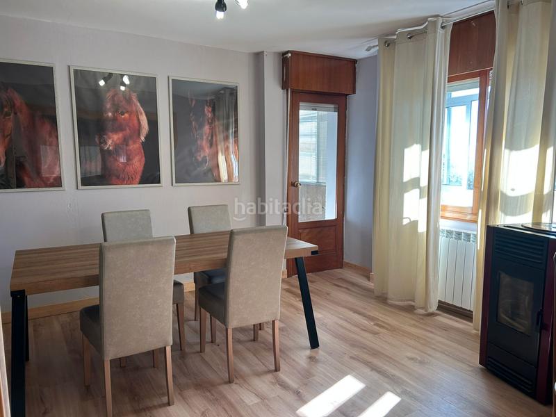 Foto f4b8d6cf-9654-4144-8b60-0ac430c1f502. Alquiler casa en alquiler casa en Avión