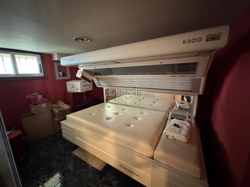 Foto 5439d2fd-acaa-41ea-8ed3-e7d79ee4e772. Local comercial amb calefacció a Lavadores Vigo