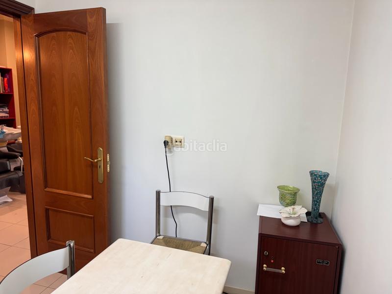 Foto b5315974-1939-415a-8ab3-a10006a04a9e. Local comercial amb calefacció a Lavadores Vigo