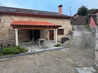 Miete Reihenhaus in Arbo. Casita en alquiler en arbo