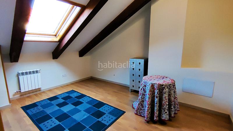 Foto f2fff4a3-7acc-47bc-8d92-d6fa8944ace7. Casa pareada chalet pareado con piscina y ascensor en el centro en Gondomar