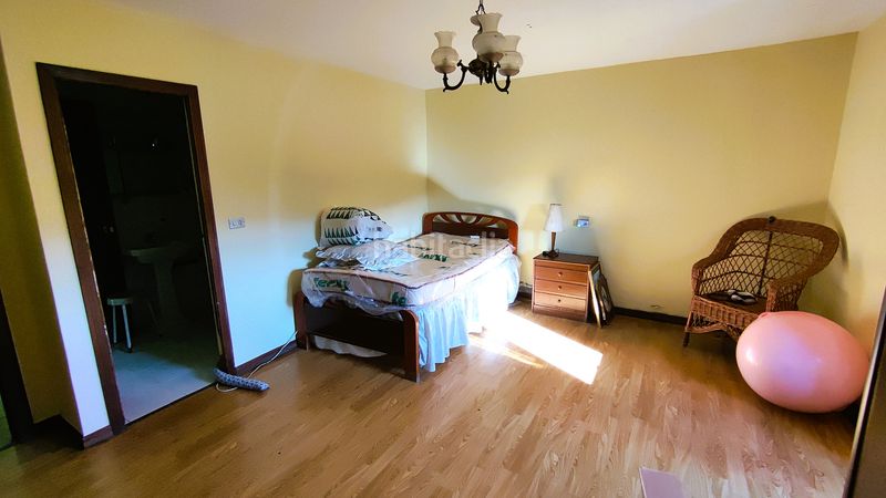 Foto 3da73e5e-3ce4-44b3-b7ea-bc72d560e57d. Towny house with heating parking in Gondomar