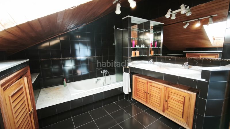 Foto eeb35293-e6b4-40d3-9104-ed7a9548e3a7. Casa amb calefacció aparcament a Gondomar