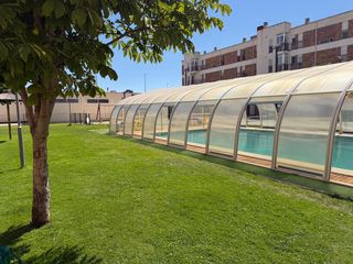 Flat  Calle madreperla. ¡espectacular piso con piscina, pádel y 2 plazas de garaje en so