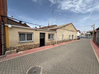 Maison jumelée  Calle arévalo. Casa pareada en tiñosillos